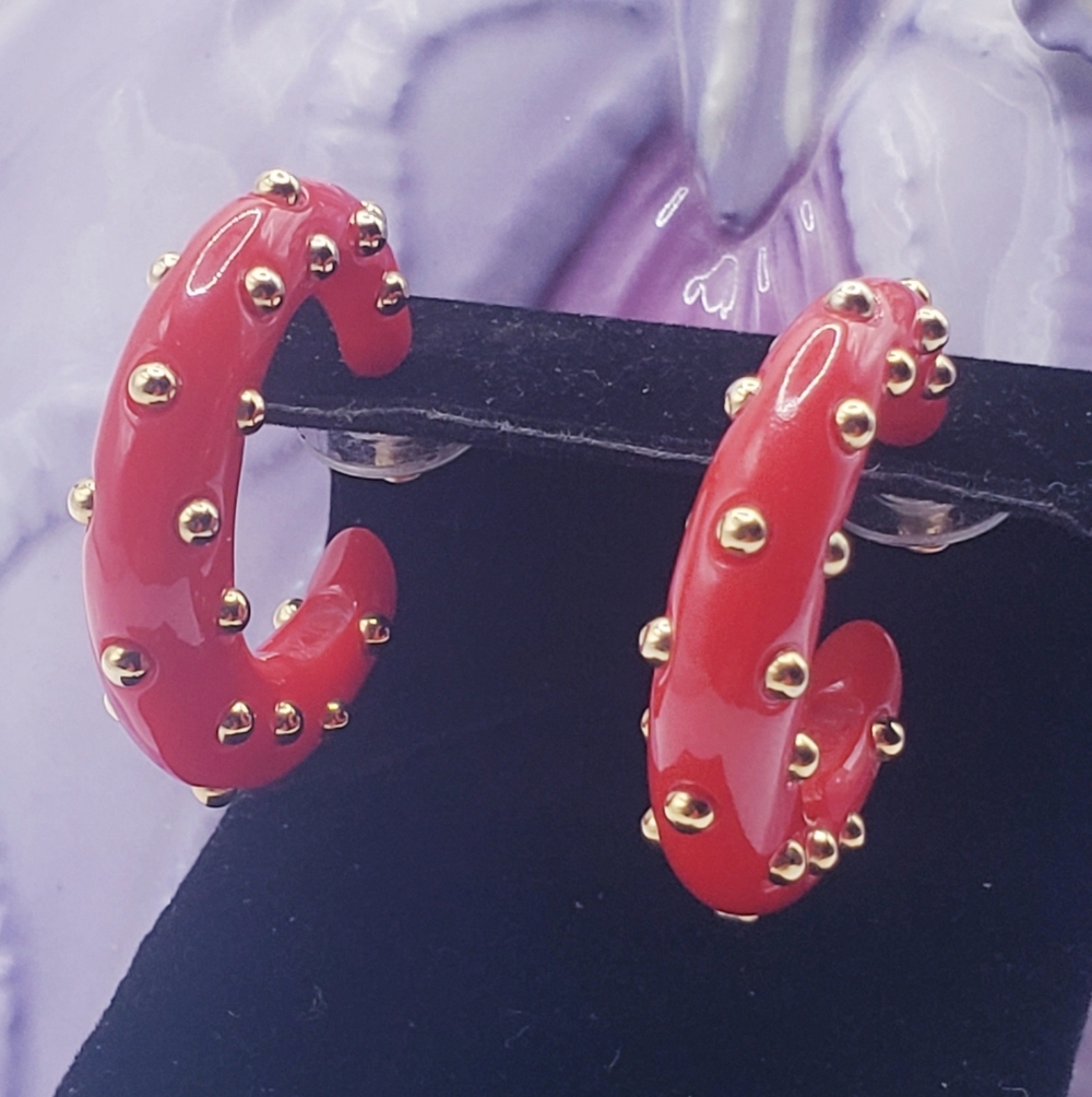 Vintage 80s KJL Bright Red and Gold Studded Hoop Lucite Earrings 1.25" 0216 - Picture 2 of 8